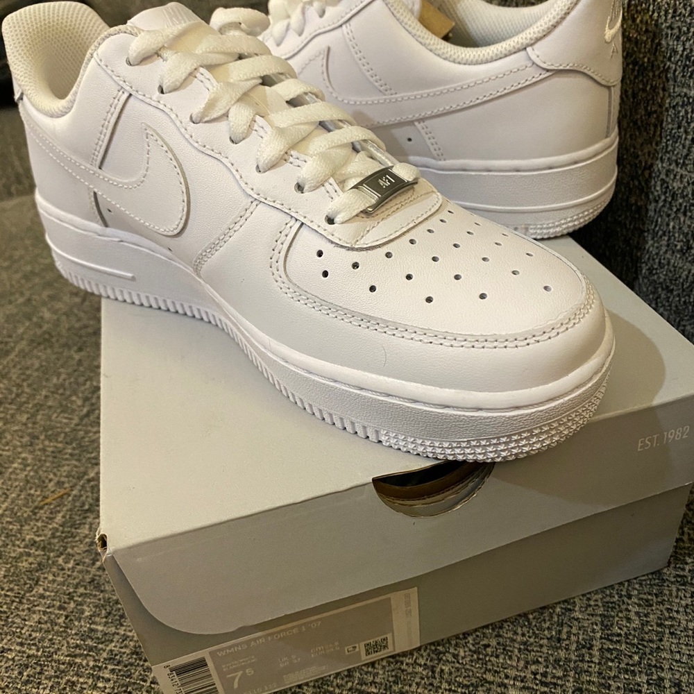 NIB Airforce Nike 7.5 womens